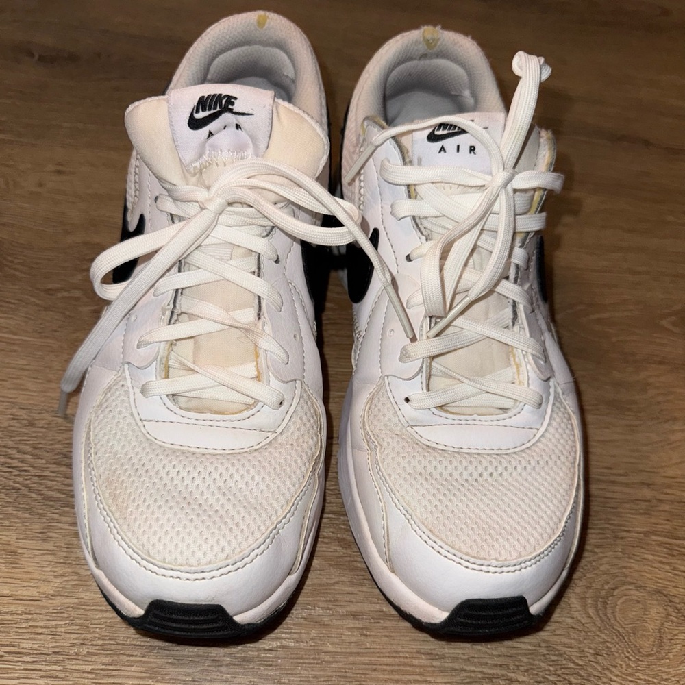 Nike Air Max White and Black Sneakers - Picture 2 of 4